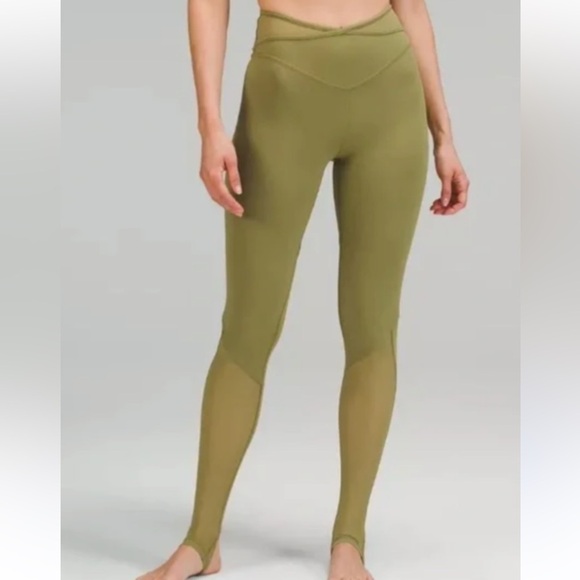 Lululemon Nulu and Crisscross Mesh Stirrup Tights Sz 12 - Picture 1 of 15